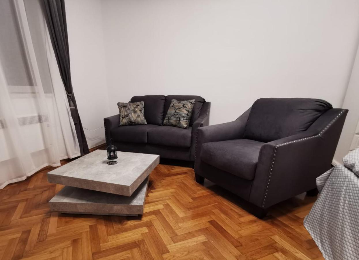 Silent Downtown Apartment Arad Exterior foto